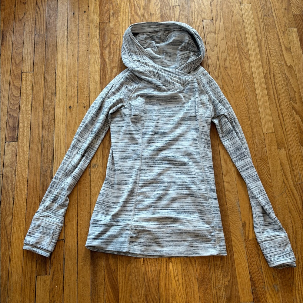 Lululemon Gray Hooded Long Sleeve Top